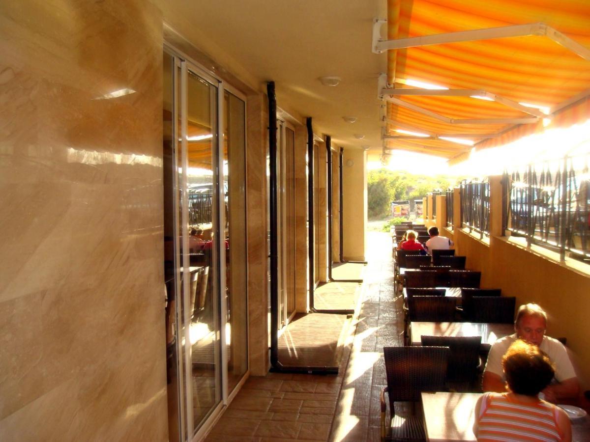 Hotel Тропикана à Primorsko Extérieur photo