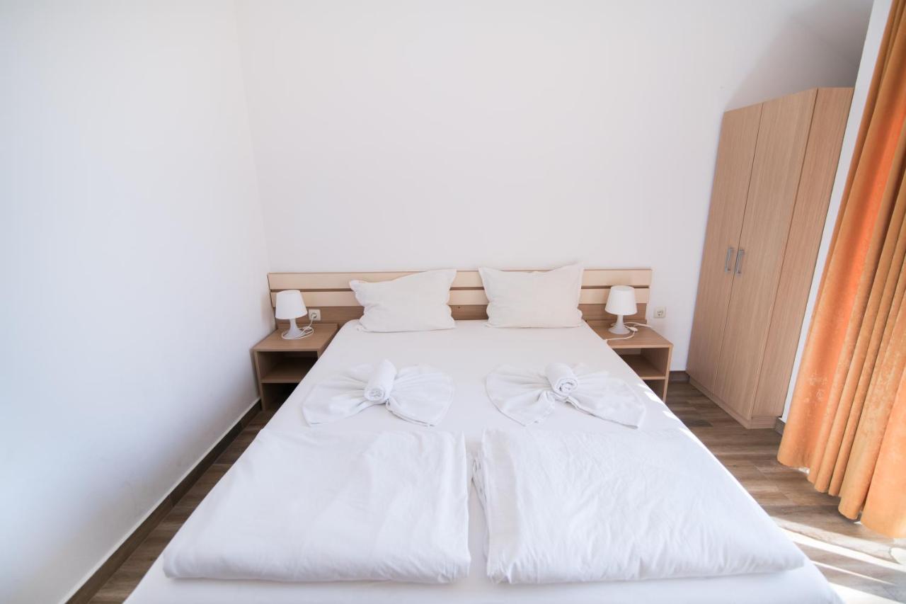 Hotel Тропикана à Primorsko Extérieur photo