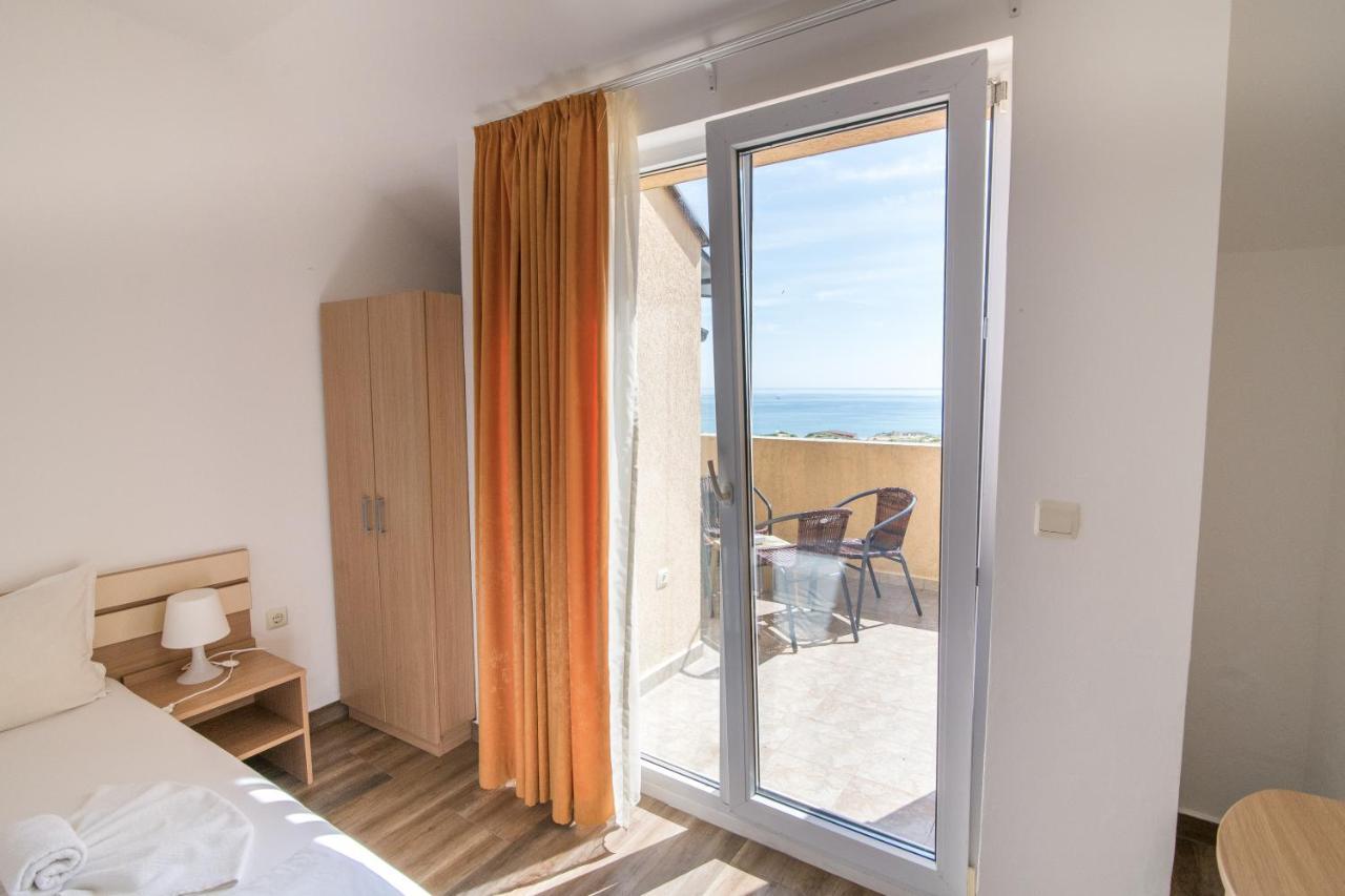 Hotel Тропикана à Primorsko Extérieur photo