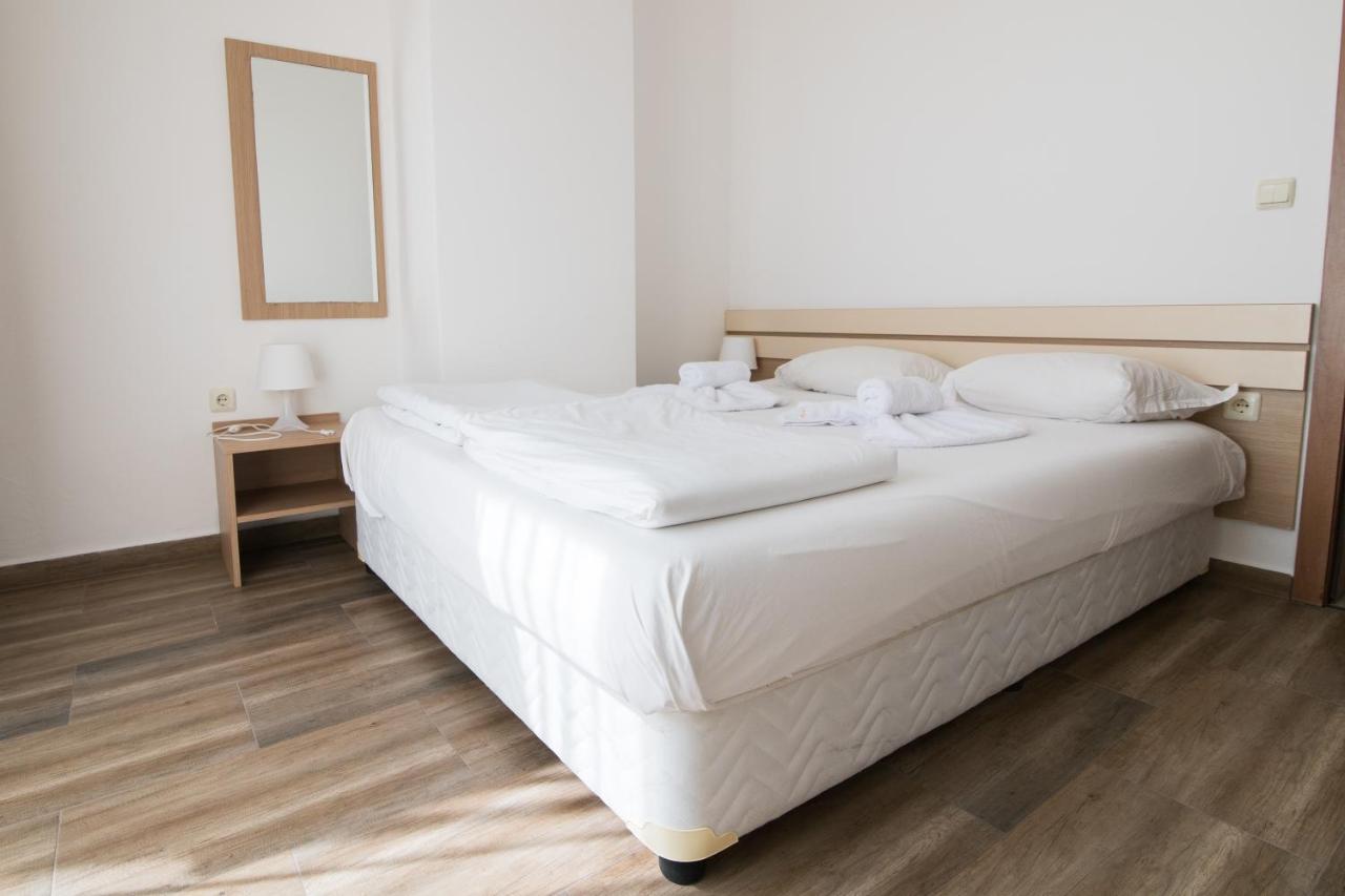 Hotel Тропикана à Primorsko Extérieur photo