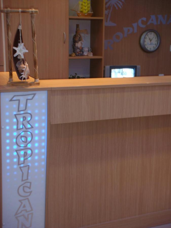 Hotel Тропикана à Primorsko Extérieur photo