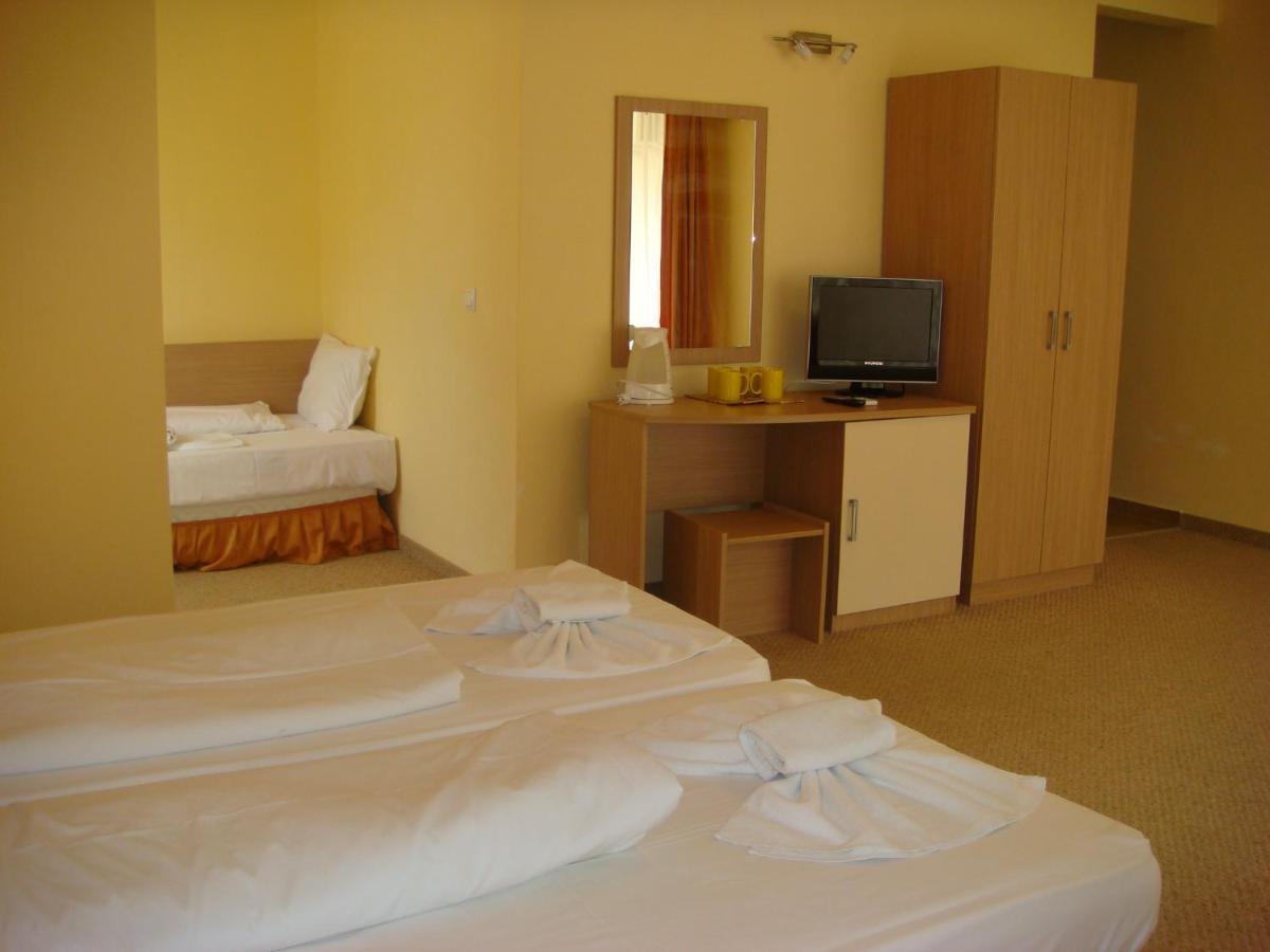 Hotel Тропикана à Primorsko Extérieur photo